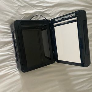 Full functioning printer. Wireless or US option